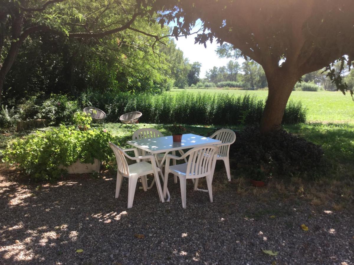 Appartement Dans Un Mas Provencal Istres Exterior photo